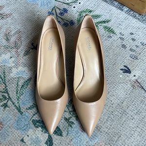 Michael Kors Alina Flex Heel Kitten Pump in Peanut size 7